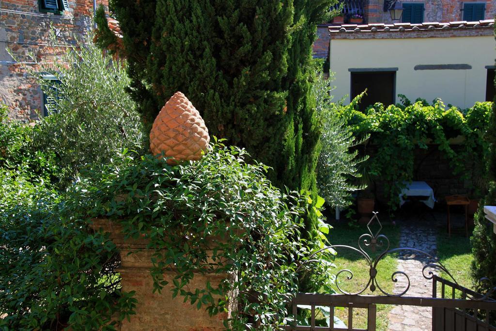 Antica Casa le Rondini Bed & Breakfast Борго а Буджано Екстериор снимка