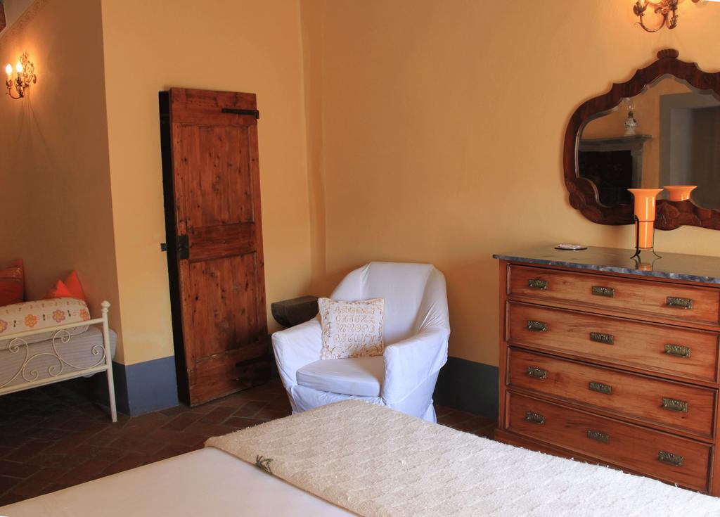 Antica Casa le Rondini Bed & Breakfast Борго а Буджано Екстериор снимка