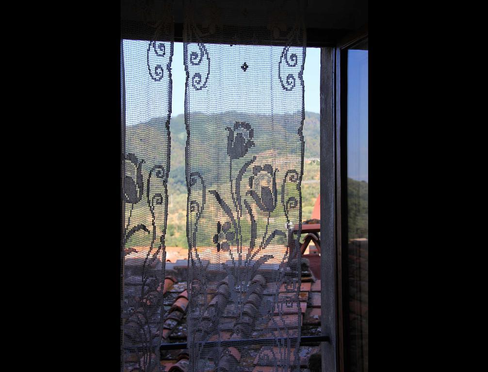 Antica Casa le Rondini Bed & Breakfast Борго а Буджано Екстериор снимка