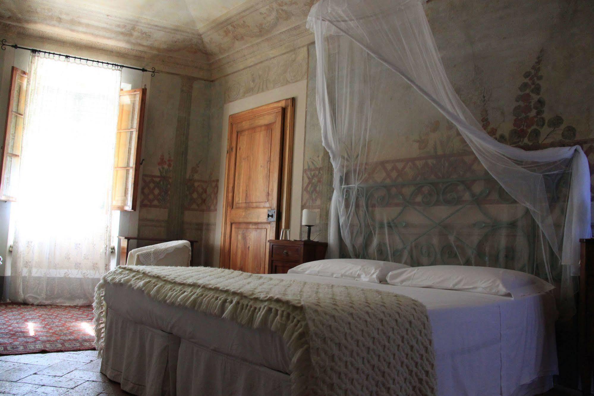 Antica Casa le Rondini Bed & Breakfast Борго а Буджано Екстериор снимка
