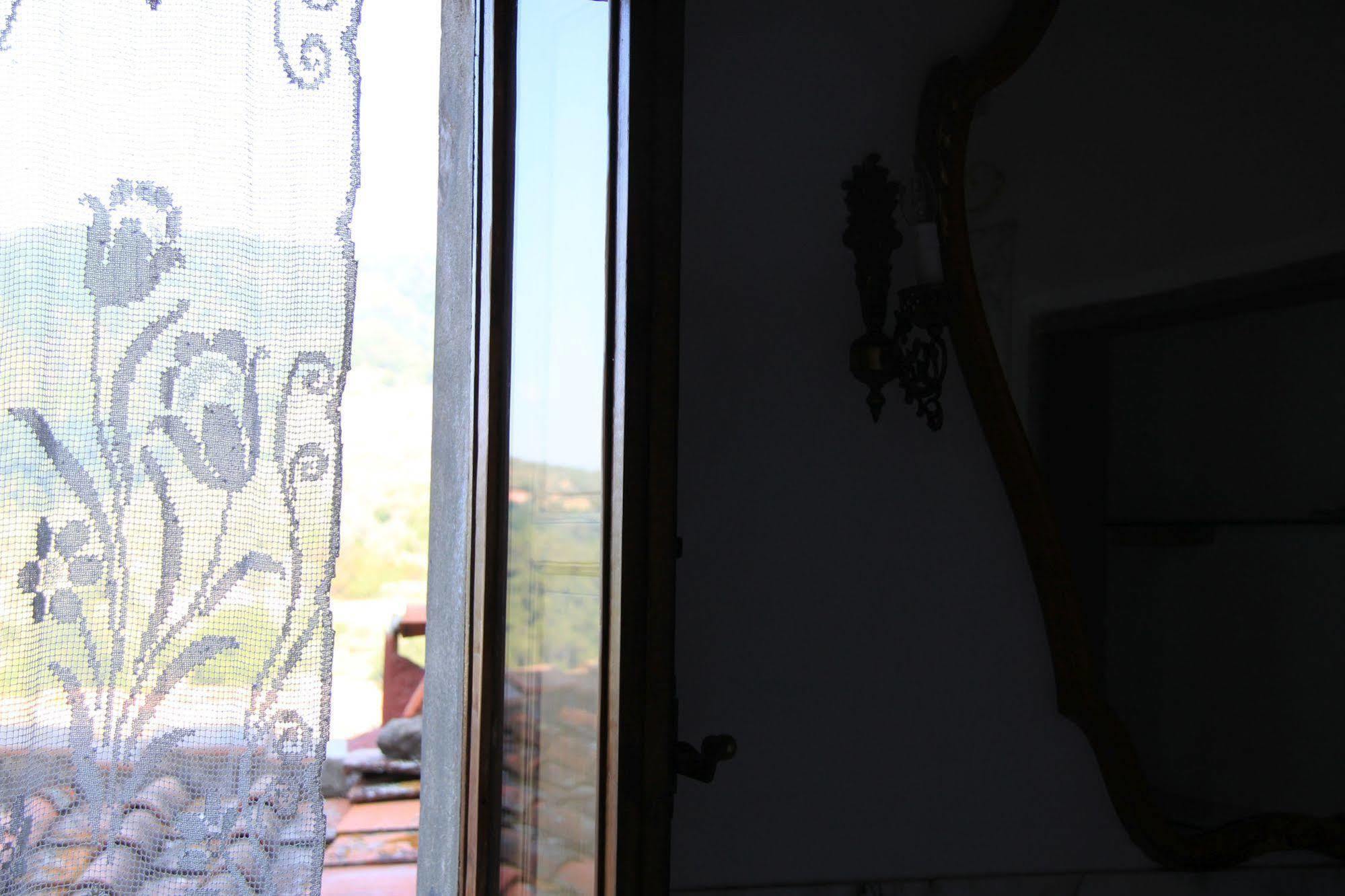 Antica Casa le Rondini Bed & Breakfast Борго а Буджано Екстериор снимка