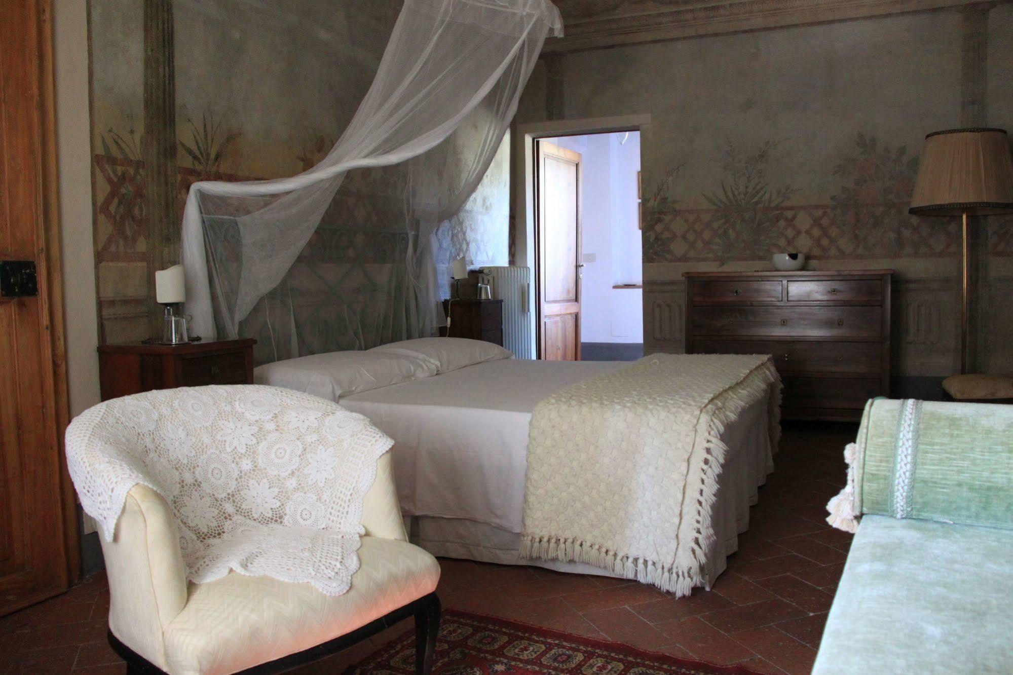 Antica Casa le Rondini Bed & Breakfast Борго а Буджано Екстериор снимка