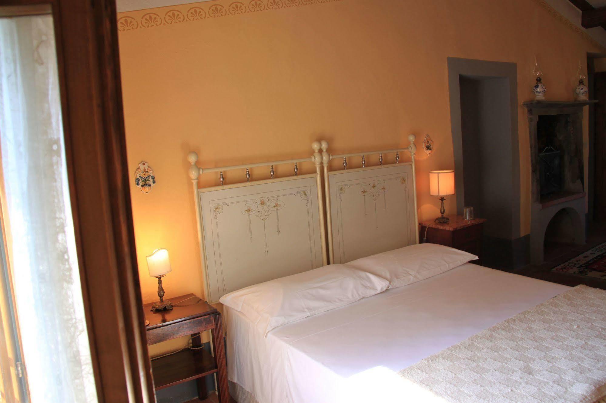 Antica Casa le Rondini Bed & Breakfast Борго а Буджано Екстериор снимка